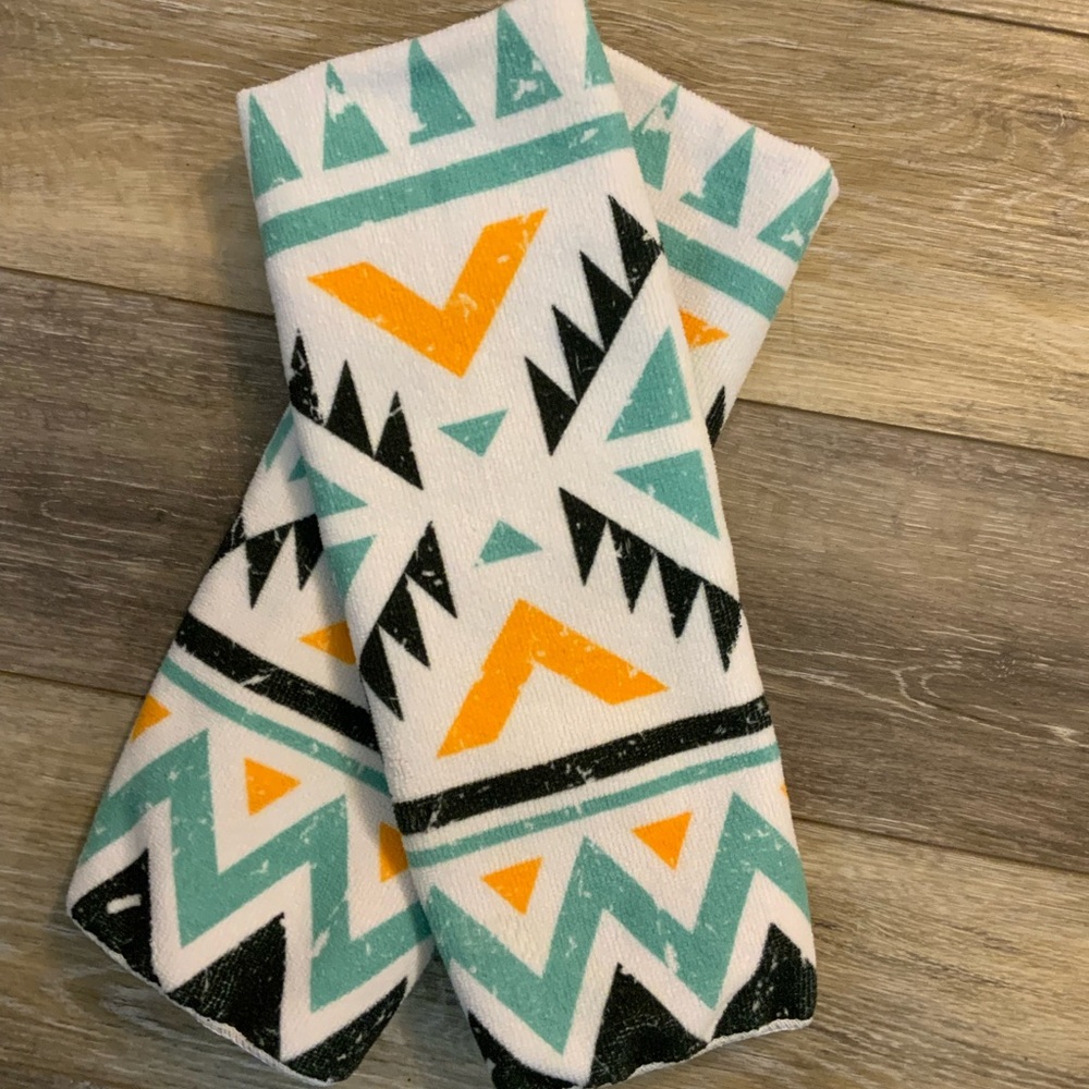 Set of two southwestern dish towels.